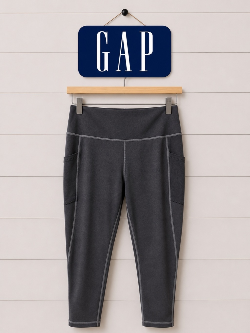 GapFit Sculpt Revolution Capri Leggings – Size XL